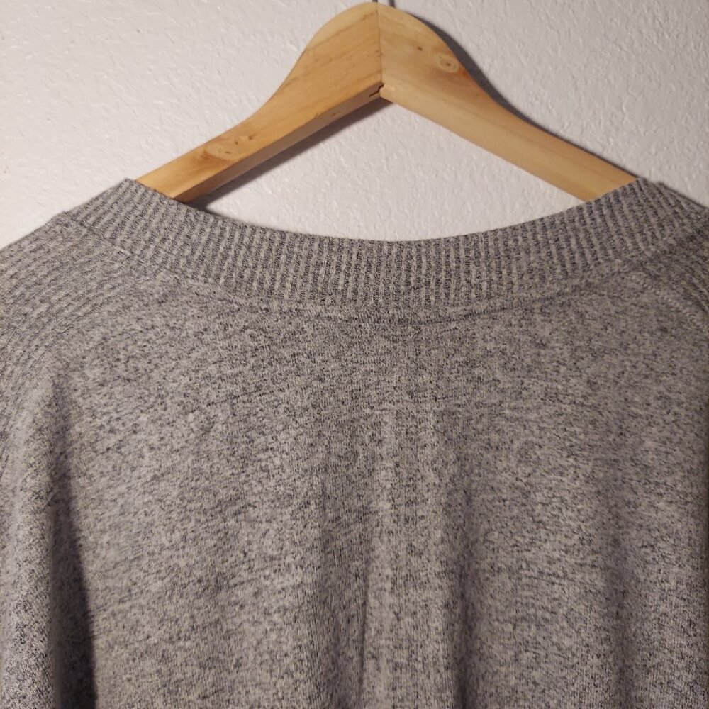 Buffalo David Bitton Gray V-Neck Sweater Soft Knit Pullover Classic Minimalist L - Picture 8 of 9